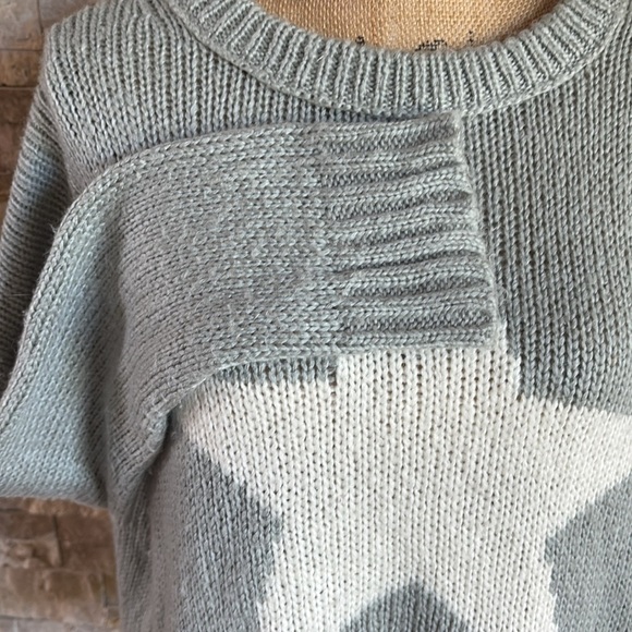 Wooden Ships chunky slouchy crew neck drop shoulder gray sweater with white star - Picture 5 of 16